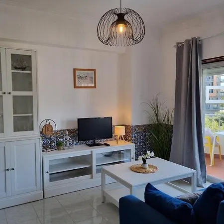 Bel Spacieux, Da Rocha, 200 M De La *