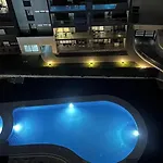 Bel Spacieux, Da Rocha, 200 M De La *