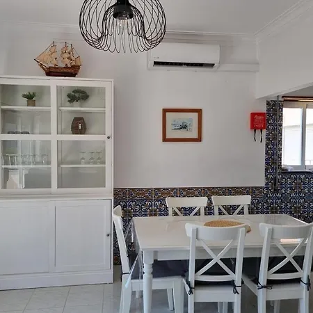 Bel Spacieux, Da Rocha, 200 M De La *